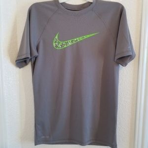 NWOT | Gray Men's Nike Graphic Dri- Fit Tee S